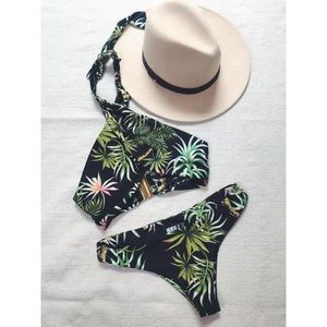 Beach Riot 2 piece bikini. Small.